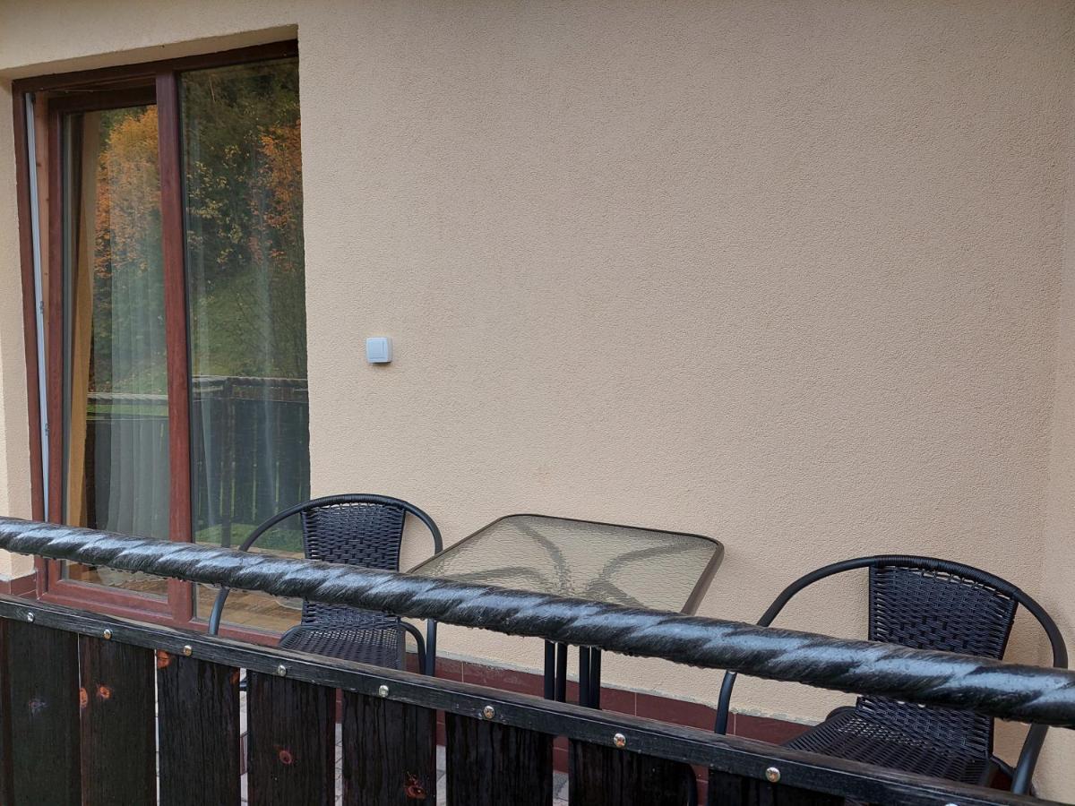 Коло Гір Otel Kolochava Dış mekan fotoğraf