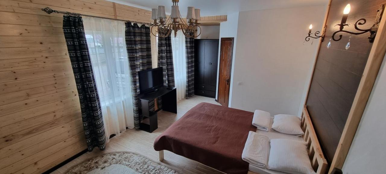 Коло Гір Otel Kolochava Dış mekan fotoğraf