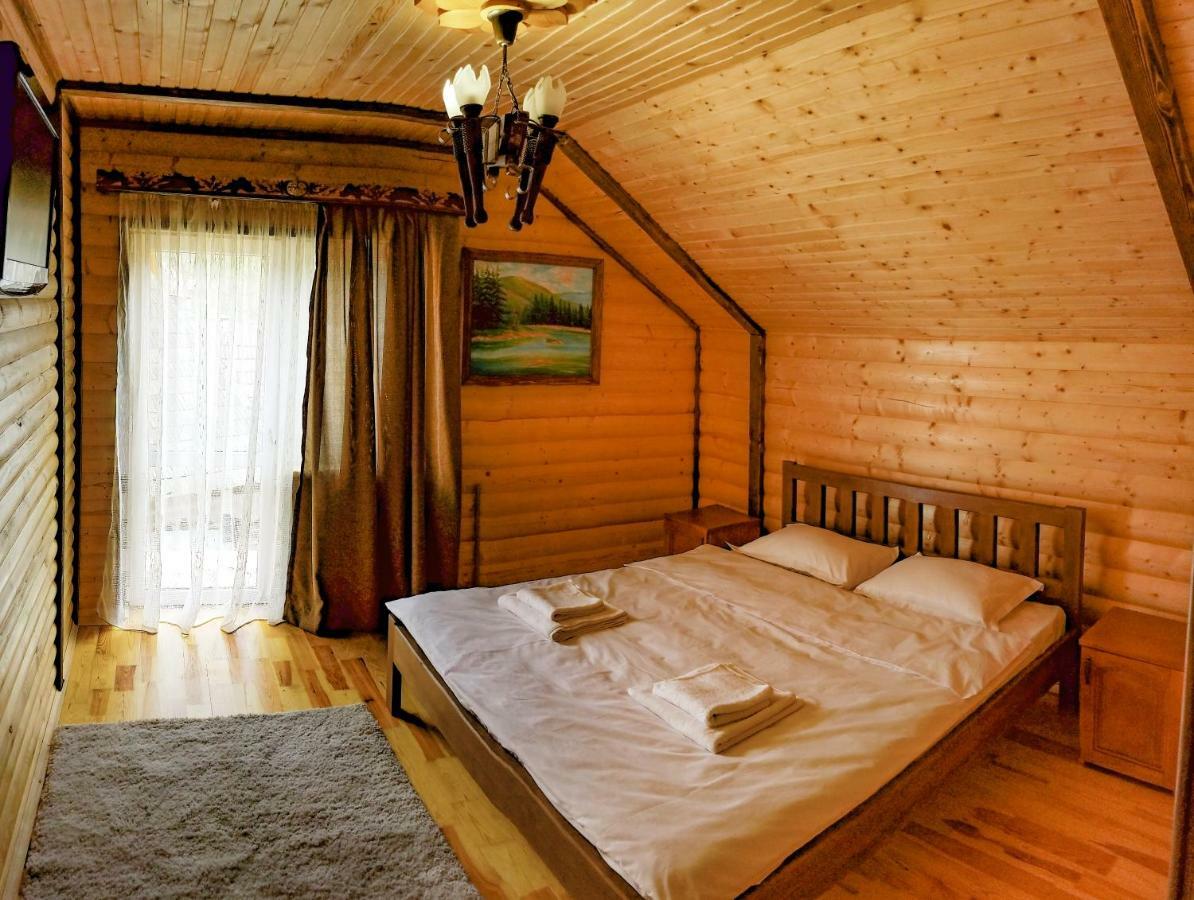 Коло Гір Otel Kolochava Dış mekan fotoğraf