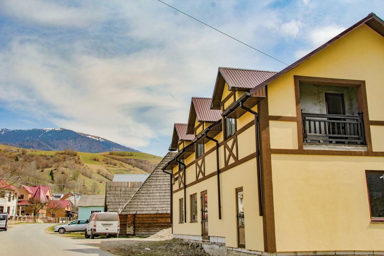 Коло Гір Otel Kolochava Dış mekan fotoğraf