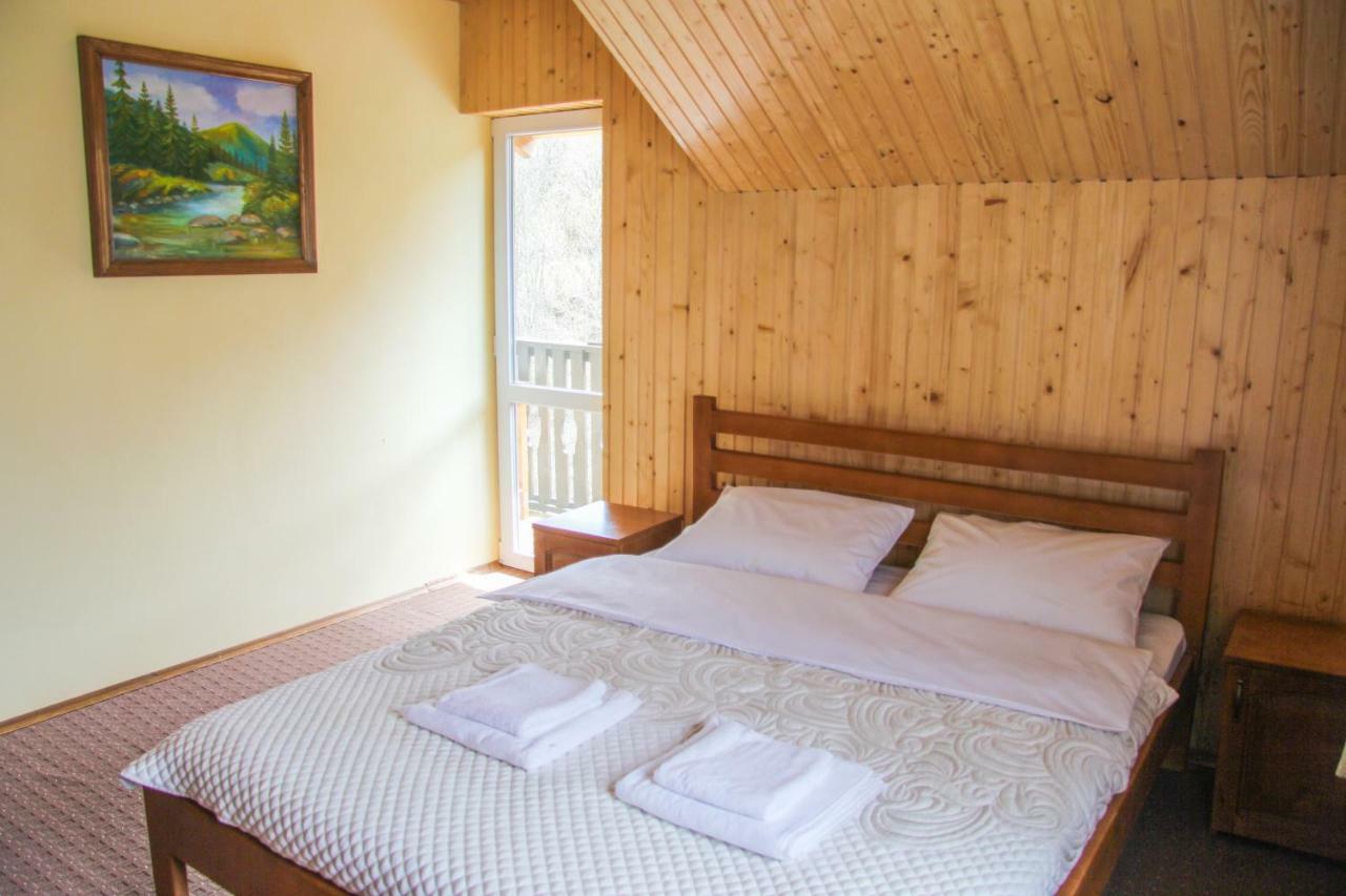 Коло Гір Otel Kolochava Dış mekan fotoğraf