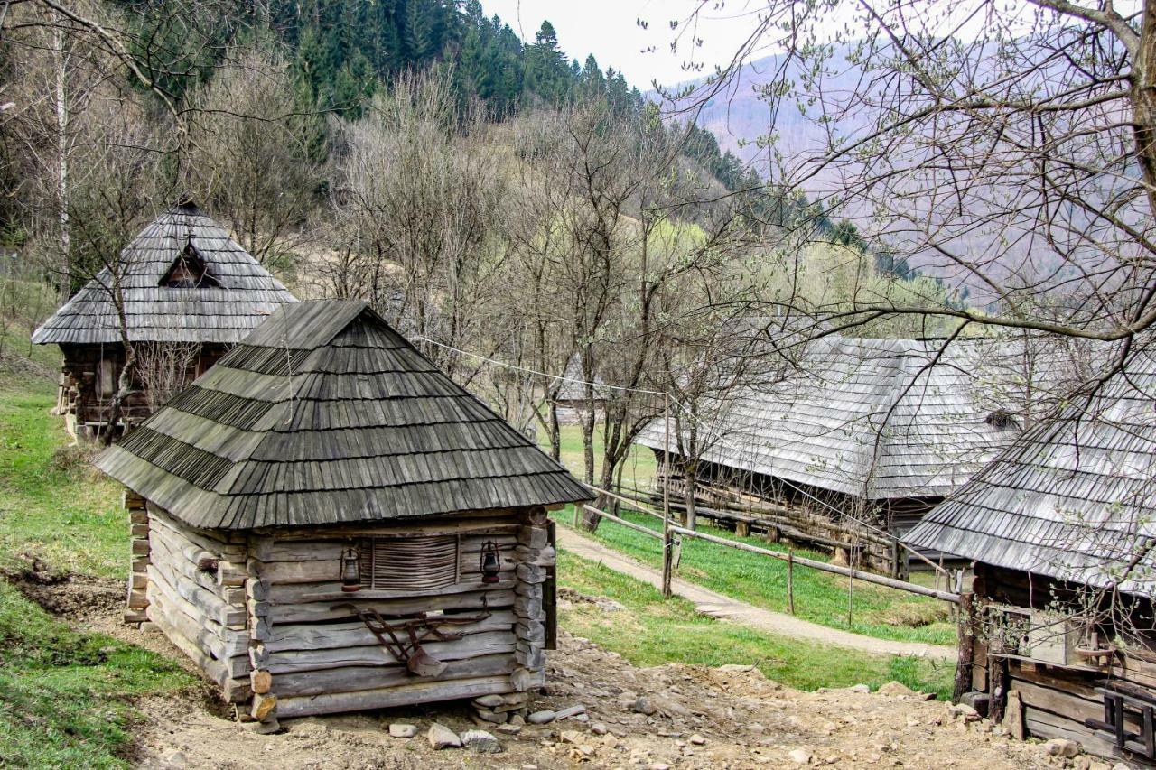Коло Гір Otel Kolochava Dış mekan fotoğraf